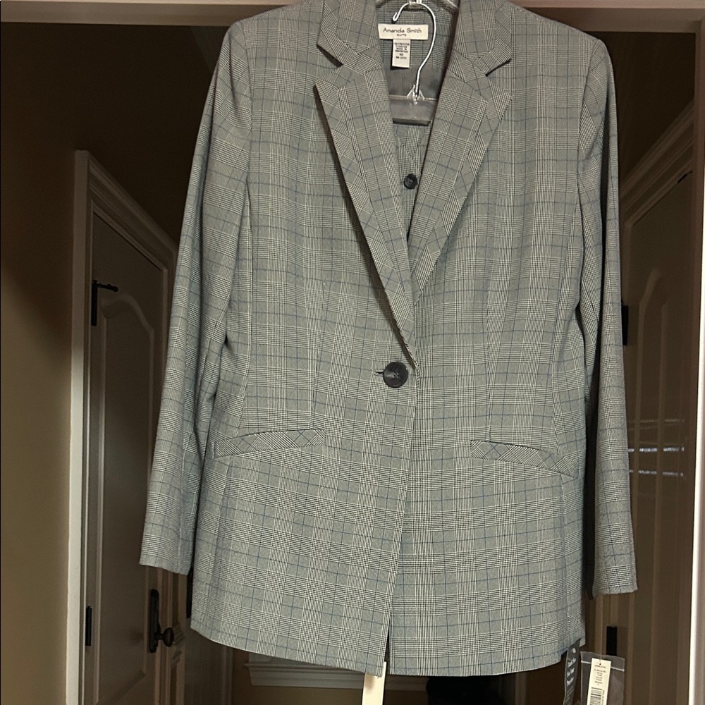 Amanda Smith blue and gray checkered suit